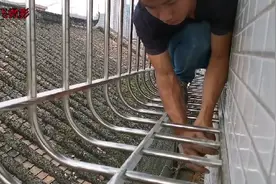 不锈钢弯抛防盗网，又矮又长凸40分，还是两窗合做一个防盗网视频封面