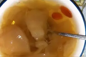 雪梨银耳莲子汤视频封面