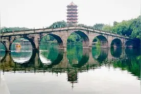 打卡重庆火爆公园湖：有七夕桥、游乐园，就在主城，免门票，推荐视频封面