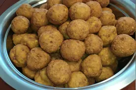 做豆腐丸子，加上猪肉才好吃，用上这招，干香味美，还不吸油豆