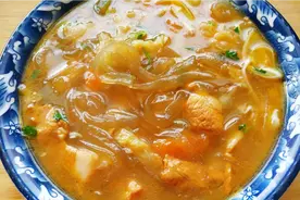 农村猪肉炖粉条，老一辈的秘制做法，汤鲜肉嫩，农村待客全靠它视频封面