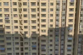 朋友买了第二排房子五楼，后悔的了不得，怎么回事呢？视频封面