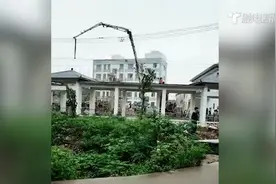 突发：广西南宁一施工工地楼面倒塌 3死1伤视频封面