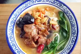 吃了30年挂面，最服这种吃法，1把挂面1个土豆，上桌全家流口水