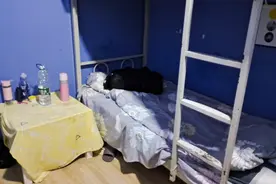 江苏南京住29元一晚的青年旅社，条件不好不坏凑合着睡视频封面