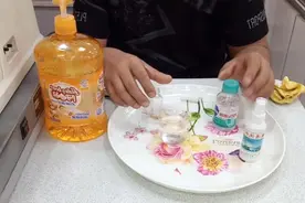 在家自制一瓶眼镜清洗液，眼镜镜片清洗的干干净净