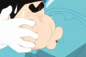 蜡笔小新：为了唤醒石化动感超人，小新献出了初吻，自己亲自己！视频封面