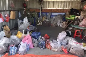 下乡四天的东北爷们回家了，收了100多斤的山货，算算挣了多少钱