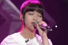 中国新声代，台湾女孩王如祥为弟弟演唱《同手同脚》，超有爱