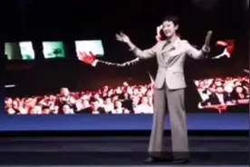 演讲时紧张，不知道手往哪里放？别担心，中传教授亲自来教你！视频封面
