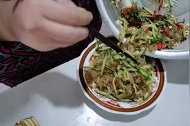 胖哥海捕：渔家海蜇丝做法，一直传承几十年，美味可口！视频封面