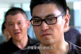 两个教官欺负菜鸟，不料菜鸟中有退役特种兵，一脚KO一个教官视频封面