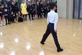 听说跳舞男生女生比例是1:20，你们觉得这个男孩跳的怎么样？