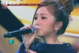 这恐怕是邓紫棋的假粉丝吧，歌词接不上，竟然还要求换歌