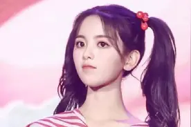 杨超越穿樱桃小短裤，穿樱桃水手服跳舞，少女热情感十足！视频封面