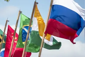 金砖国家人均GDP对比！俄罗斯1.13万美元，印度最低，中国呢？视频封面