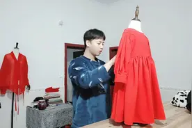 新年到了，你们期待已久的红色女童公主裙系列马上就要来喽！视频封面