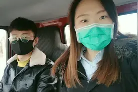 打工妹一个月工资才3000元，小伙为啥每天坚持开车接送上下班？？视频封面