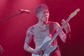 日本超帅吉他手 雅 电吉他演奏，fire bird 完全看不出快40岁了视频封面