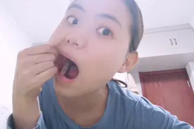 智齿不但歪了还有洞？刷牙吃东西都不敢，到底拔不拔视频封面