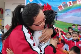 妈妈你不要离开我好吗？世上只有妈妈好！