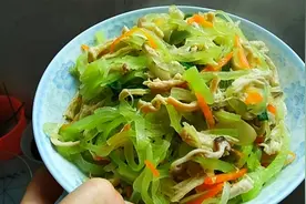高血压患者自制家常菜谱25：莴笋炒鸡胸肉，鸡丝滑嫩不油腻视频封面