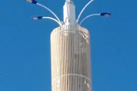 中国铁塔换设备啦！疫情期间保障信号畅通。视频封面