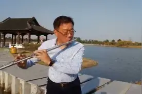 江苏建湖袁文华国庆佳节长笛演奏《我的祖国》请欣赏视频封面