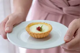 家里多余的蛋清不要丢掉，用来做好吃的双皮奶蛋挞！