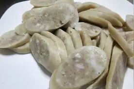 蒜蓉香肠做法就这么简单，5分钟就学会，婆婆一口接一口停不住嘴视频封面