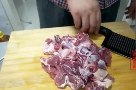清炖羊肉这样做，汤鲜肉烂味道纯正，吃一次还想吃视频封面