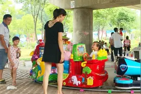 农村大哥投资12000元买设备，专门赚小孩的钱，1天的收入真视频封面