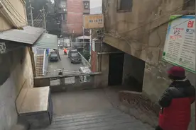 钻哈内江棬子坳对面的小巷子；体检人间百态