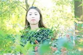 张冬玲一首《心中玫瑰》含情脉脉，听得人醉心醉，此生只为你守候