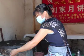 江苏徐州，人工煎饼受追捧，凌晨两点起，大姨烙一天不够卖视频封面