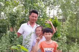 苏北农村过端午节，用多种药草煮水给孩子洗澡，可杀菌止痒好处多视频封面