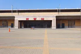 滨河国际新城，南曹轻轨站视频封面