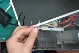 显示器坏了，用12伏的电源适配器来代替电源板视频封面