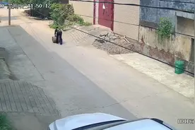 北方的石滚放在门口，说是不好，打电话回去跟父亲说他立马扔掉！