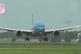 12岁男孩“教科书式回国”，心疼又佩服！20个小时很多成人做不到视频封面