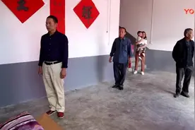 湖南农村婚礼, 一对新人正在拜堂成亲, 这首歌听起来好喜庆