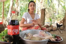 90后农村美女教你做可乐鸭，好吃到舔骨头，吃得连渣都没剩，赞！视频封面
