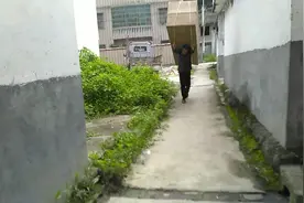 全程拍摄送冰箱给客户全程记录。