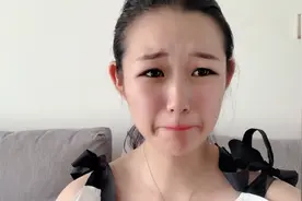 打工妹发烧一个人去看病，为什么惧怕打针？说出原因让人心疼视频封面