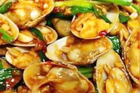 味道超正的蒜蓉炒花甲做法，比夜宵摊好吃多了，赶快学起来吧