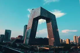 中央广播电视总台CCTV-7国防军事频道将于8月1日正式开播视频封面