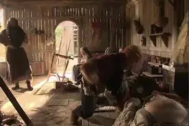 唐僧和八戒喝了子母河的河水，腹痛难忍，悟空只好去找解药视频封面