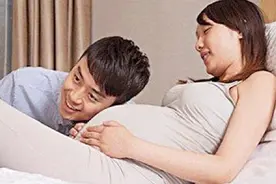 准爸爸这样“疼爱”孕妈，当心会伤到胎宝，赶快停手吧视频封面