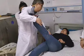 腰椎间盘突出手术后再次复发怎么办？专家教你如何进行诊治(上)视频封面