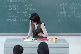 妈妈像花儿一样：老师身患重病仍坚持上课，最后倒在讲台上视频封面